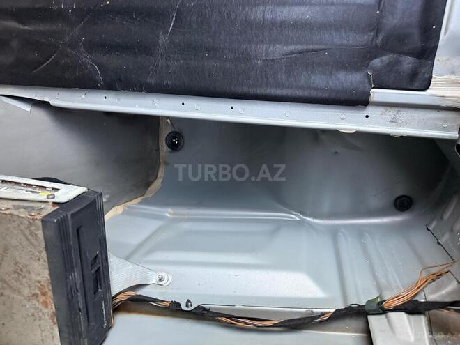 Mercedes E 240 1998, 314,000 km - 2.4 l - Sumqayıt