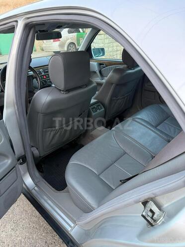 Mercedes E 240 1998, 314,000 km - 2.4 l - Sumqayıt