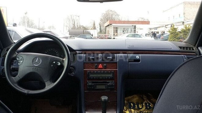 Mercedes E 220 d 2000, 100,000 km - 2.2 л - Masallı