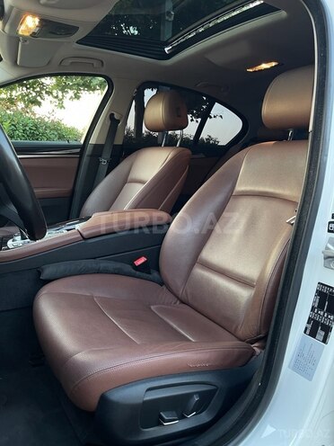 BMW 520-12