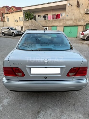 Mercedes E 240 1998, 314,000 km - 2.4 l - Sumqayıt