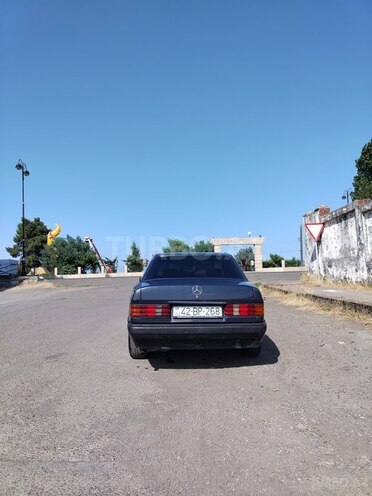 Mercedes 190-9