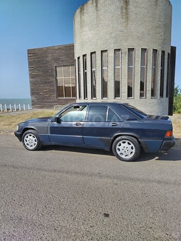 Mercedes 190-5
