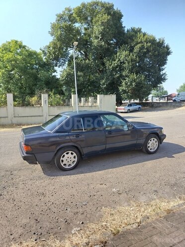 Mercedes 190-11