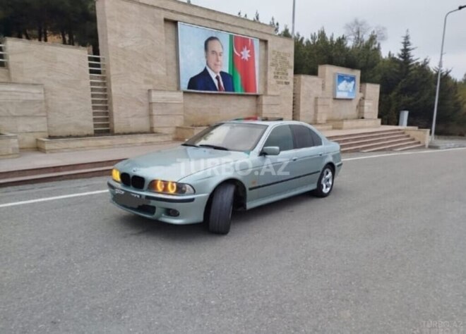 BMW 528 1998, 514,990 km - 2.8 l - Qusar