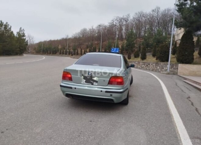 BMW 528 1998, 514,990 km - 2.8 l - Qusar