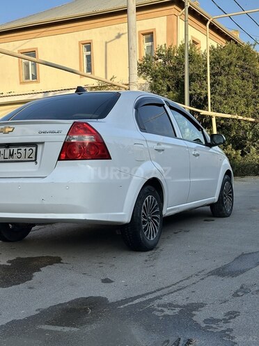 Chevrolet Aveo-8