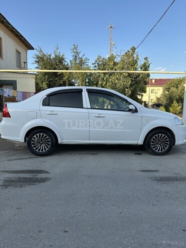 Chevrolet Aveo-3