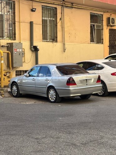 Mercedes C 200 1999, 487,699 km - 2.0 l - Ağcabədi