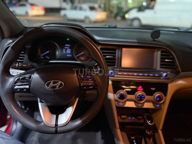 Hyundai Elantra 2018, 24,140 km - 2.0 л - Bakı