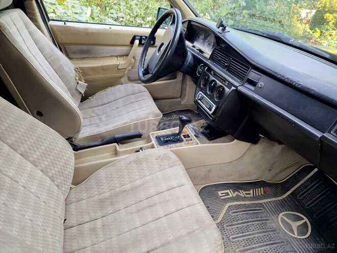 Mercedes 190 1990, 100,000 km - 2.0 л - Masallı