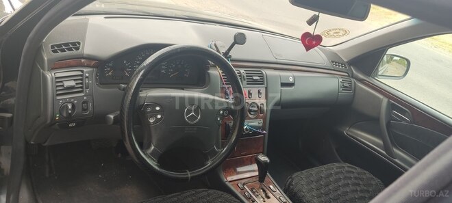 Mercedes E 240 1999, 347,000 km - 2.6 l - Ağdam