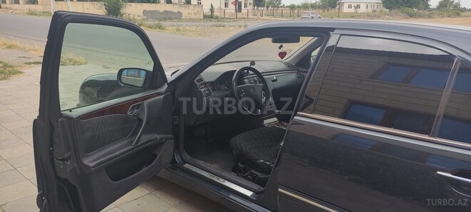 Mercedes E 240 1999, 347,000 km - 2.6 l - Ağdam