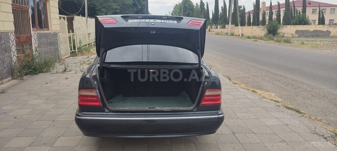 Mercedes E 240 1999, 347,000 km - 2.6 l - Ağdam