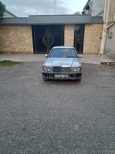 Mercedes 190-2