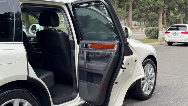 Volkswagen Touareg-17