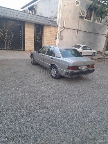 Mercedes 190-4