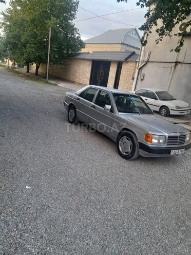 Mercedes 190-9