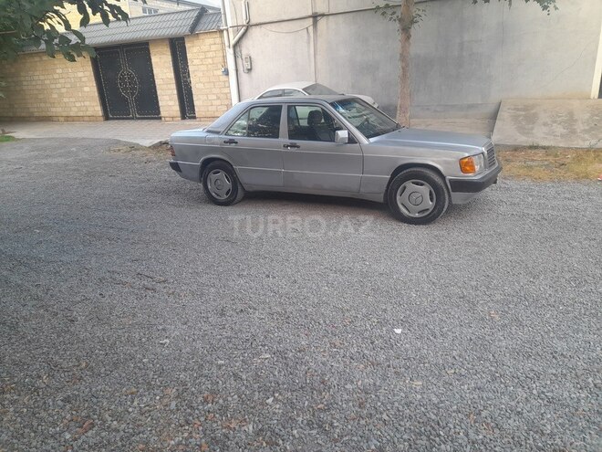 Mercedes 190-8