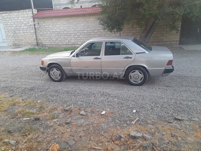Mercedes 190-7