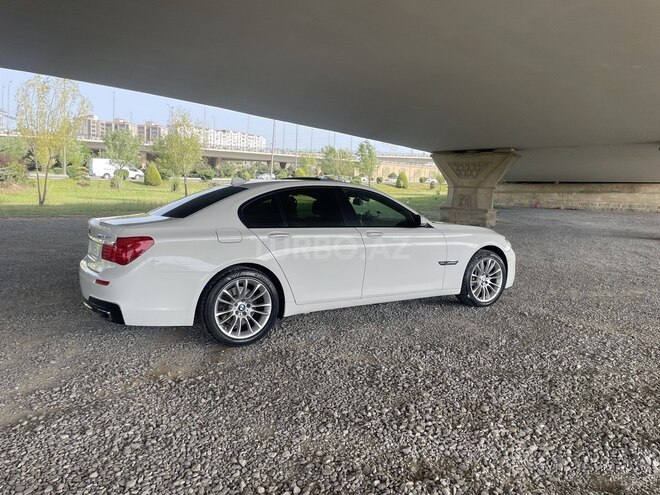 BMW 740 2011, 311,000 km - 3.0 л - Bakı