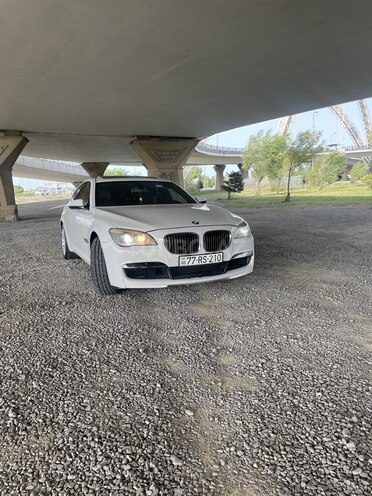 BMW 740 2011, 311,000 km - 3.0 л - Bakı