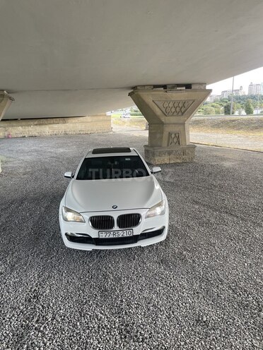 BMW 740 2011, 311,000 km - 3.0 л - Bakı