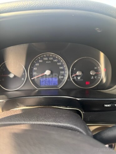 Hyundai Santa Fe-12