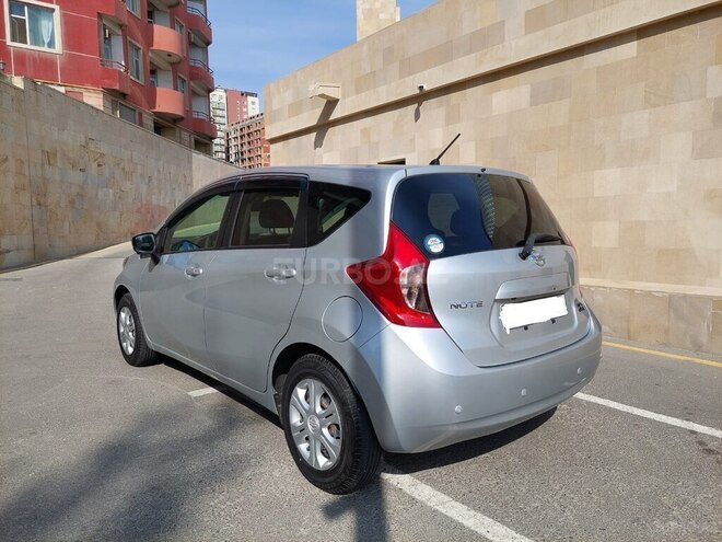 Nissan Note-7