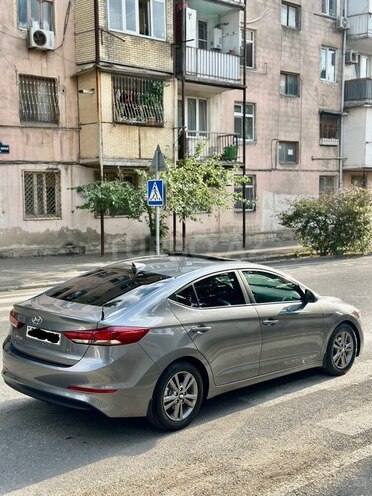 Hyundai Elantra 2017, 150,000 km - 2.0 л - Bakı