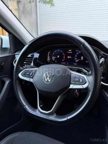 Volkswagen Polo 2021, 65,000 km - 1.6 л - Bakı