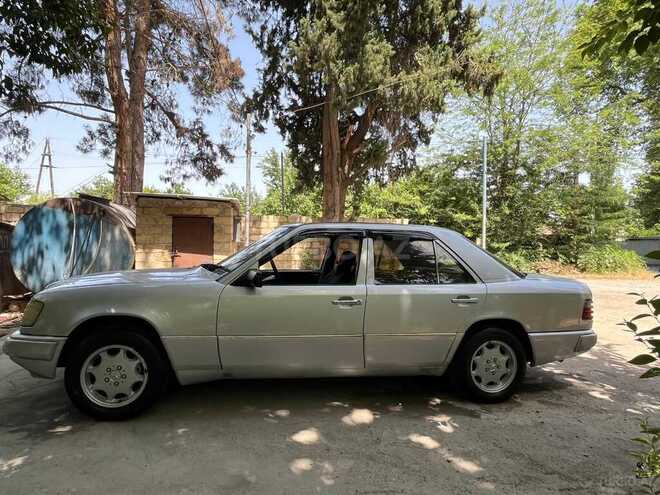 Mercedes E 250 1988, 450,000 km - 2.5 l - Bərdə