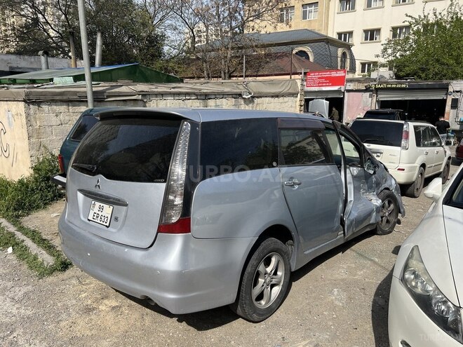 Mitsubishi Grandis 2005, 360,800 km - 2.4 l - Bakı