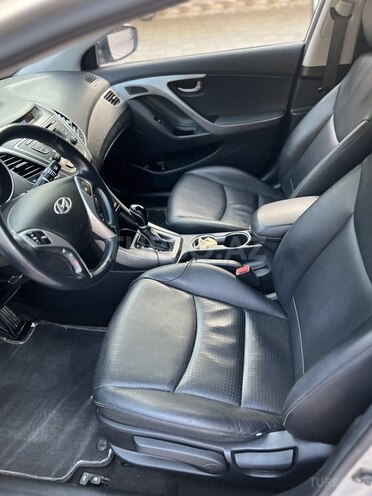 Hyundai Elantra 2015, 17,000 km - 1.6 л - Ağcabədi