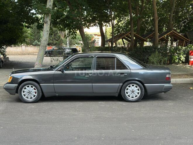 Mercedes E 220 1993, 200,325 km - 2.2 l - Gəncə