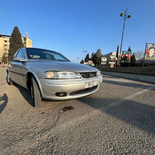 Opel Vectra-13
