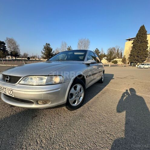 Opel Vectra-12