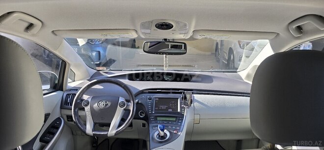 Toyota Prius-3