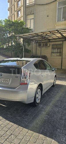 Toyota Prius-5