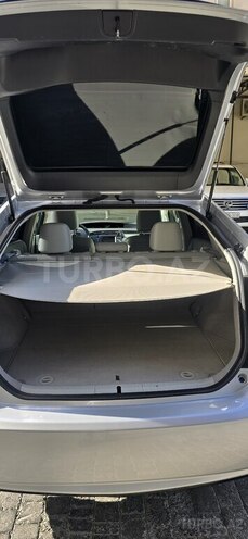 Toyota Prius-8