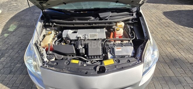 Toyota Prius-11