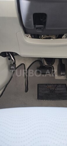 Toyota Prius-17