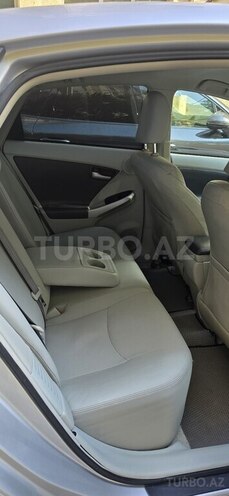 Toyota Prius-19