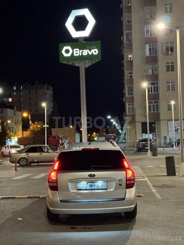 Kia  2009, 332,418 km - 1.6 l - Bakı