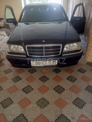 Mercedes C 220 d-2