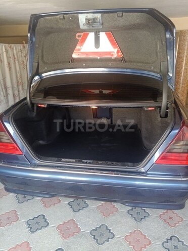 Mercedes C 220 d-4
