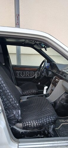 Mercedes E 200 d 1989, 498,086 km - 2.0 l - Bakı