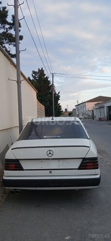 Mercedes E 200 d 1989, 498,086 km - 2.0 l - Bakı