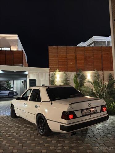 Mercedes E 200 d 1989, 498,086 km - 2.0 l - Bakı