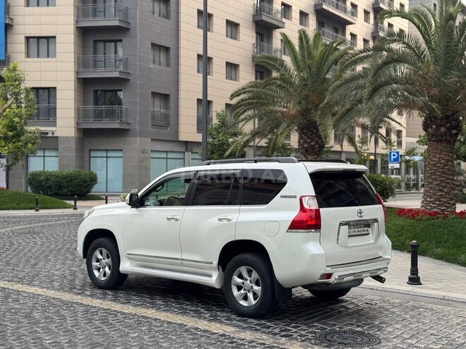 Toyota Land Cruiser Prado-5